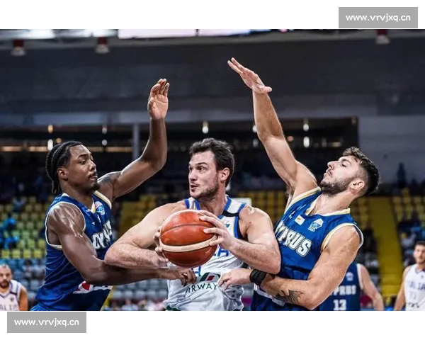 全球男篮赛事精彩纷呈 各国高手激烈角逐争夺冠军宝座